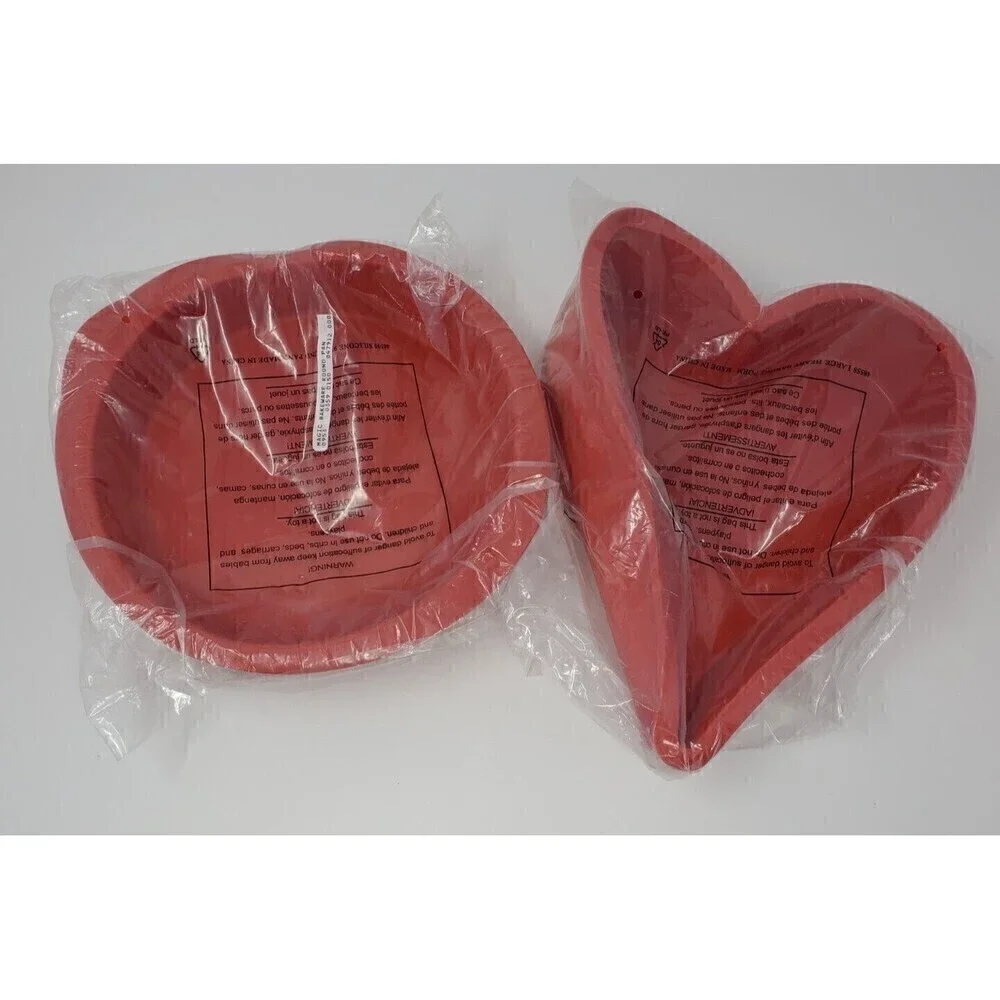 NOS TUPPERWARE MAGIC BAKEWARE SILICONE BAKING SET ROUND HEART BUNDT PAN SET OF 3